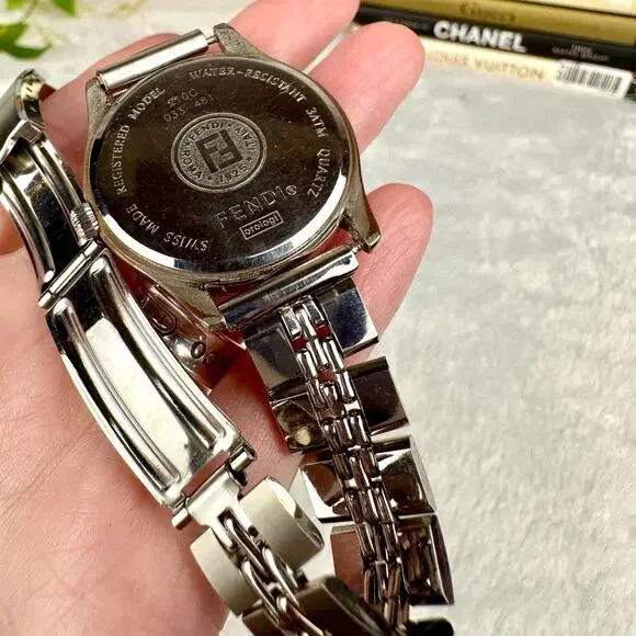 Fendi women’s silver watch 210G Good Pre-Owned - Picture 9 of 13